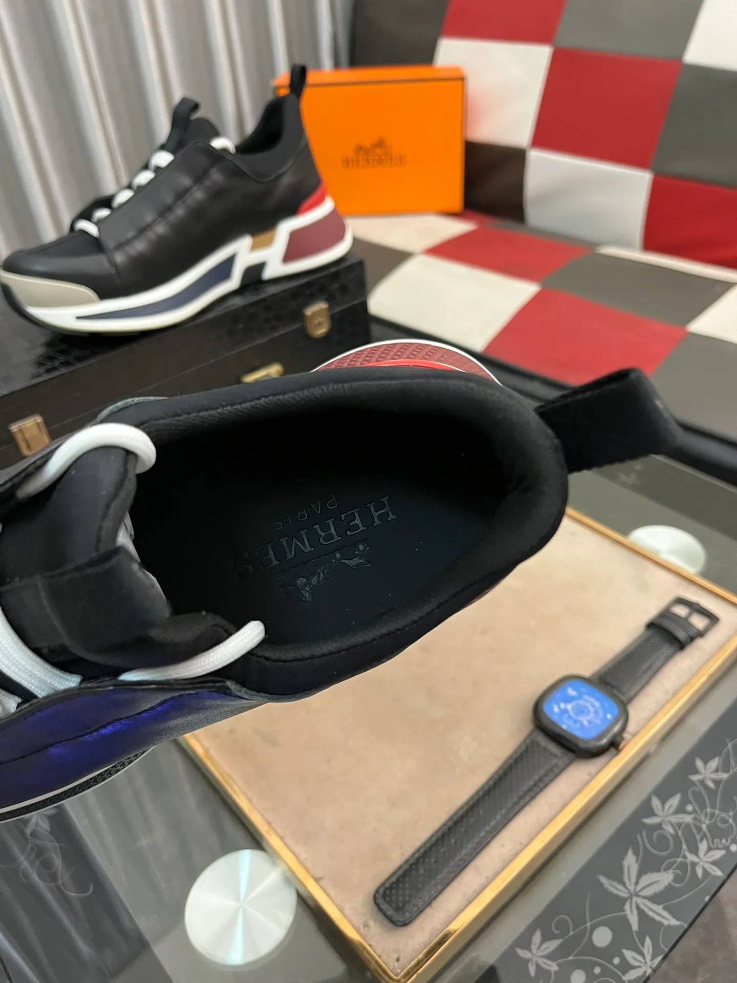 Men's shoes 💰: 560⌚️⌚️[Hermes] New sports shoes Hermès are the most comfortable shoes, no one else⃣️, they are very light on the feet and very good-looking, you will not feel tired when you go shopping and running around 👍 Very light and comfortable, extremely light, perfect for both sports and leisure! It’s up to you to choose, there’s always what you want~ Comes with a full set of packaging gift bags and invoices ✔️Fabric: imported first-layer cowhide ✔️Inner lining: breathable mesh ✔️Outsole: genuine leather bottom ✔️Size: Men 38-44 (45 custom-made) 5️⃣colors available